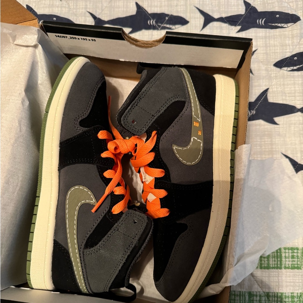 Nike Jordans Boys Youth size 2.5